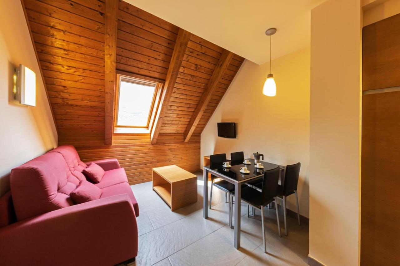 Aparthotel Trainera Esterri D'Aneu Ngoại thất bức ảnh