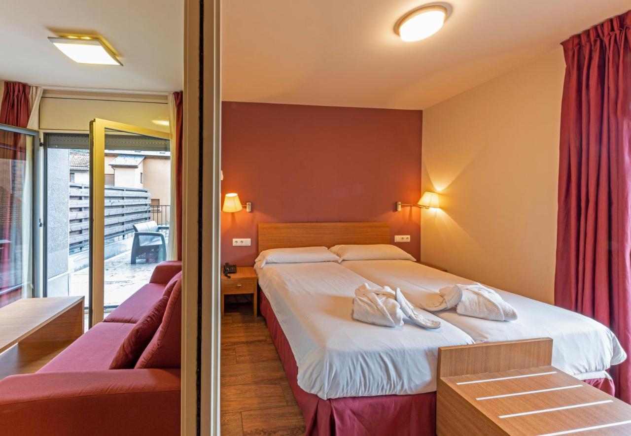 Aparthotel Trainera Esterri D'Aneu Ngoại thất bức ảnh