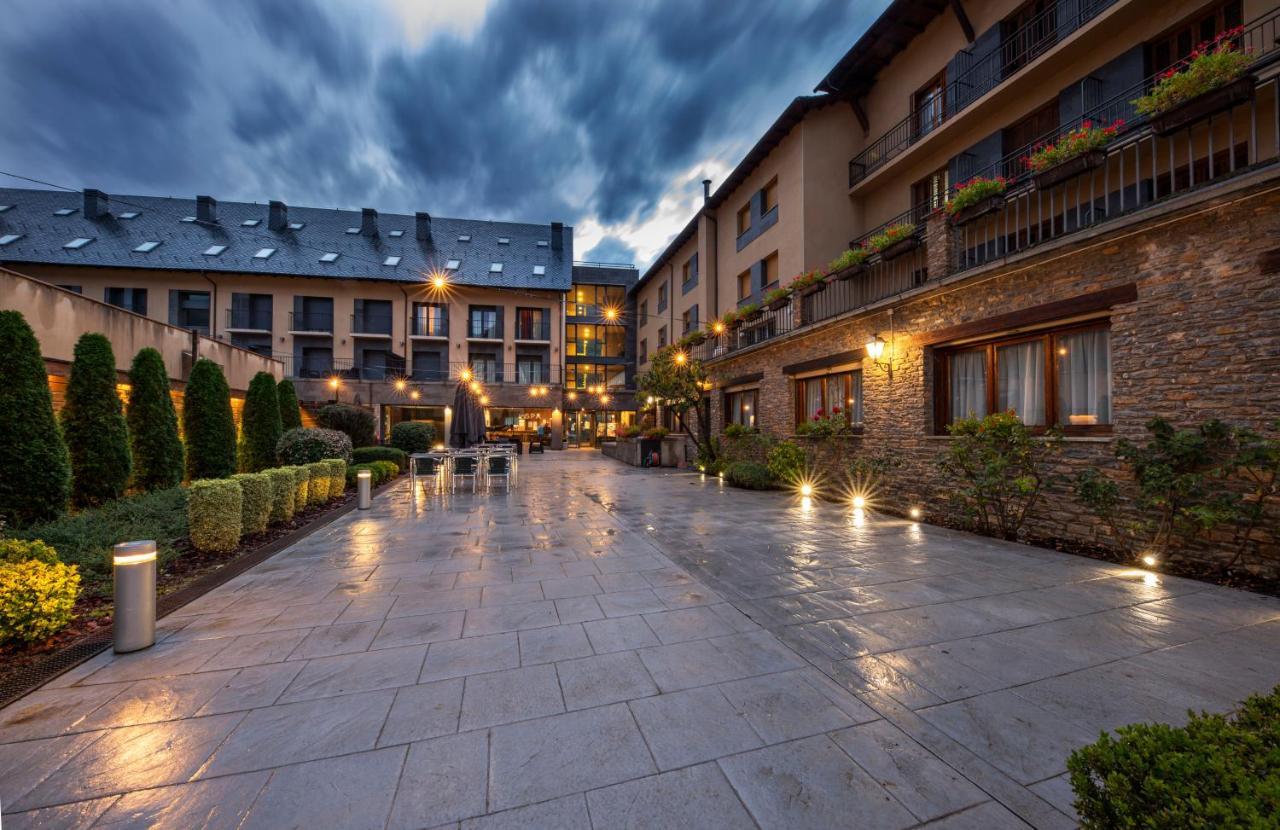 Aparthotel Trainera Esterri D'Aneu Ngoại thất bức ảnh